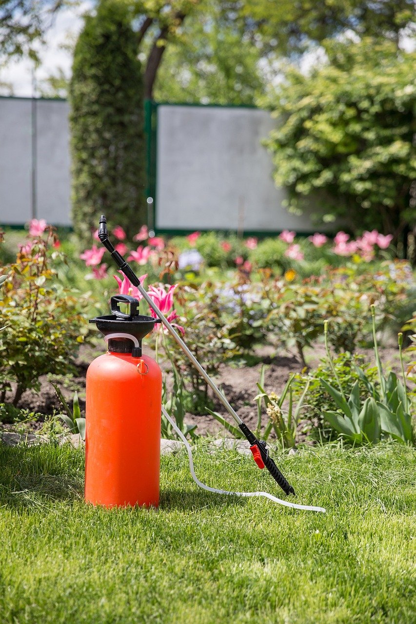 The Perfect Container for Your Hose: With Lid